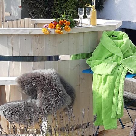 Gite La Petite Maison Horlogere Et Jacuzzi , Raquettes Les Fontenelles Екстериор снимка