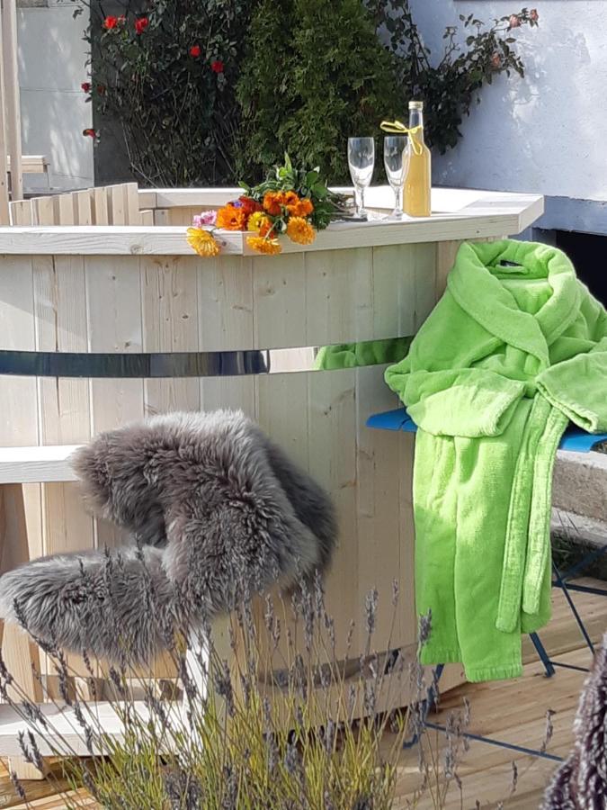 Gite La Petite Maison Horlogere Et Jacuzzi , Raquettes Les Fontenelles Екстериор снимка